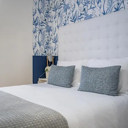 By The Sea - Nazare Bed & Breakfast Exterior photo