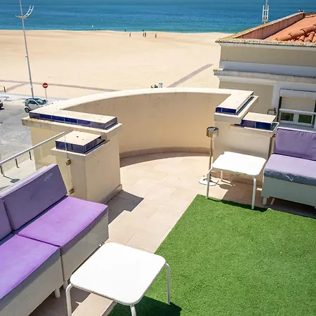 By The Sea - Nazare Bed & Breakfast Exterior photo