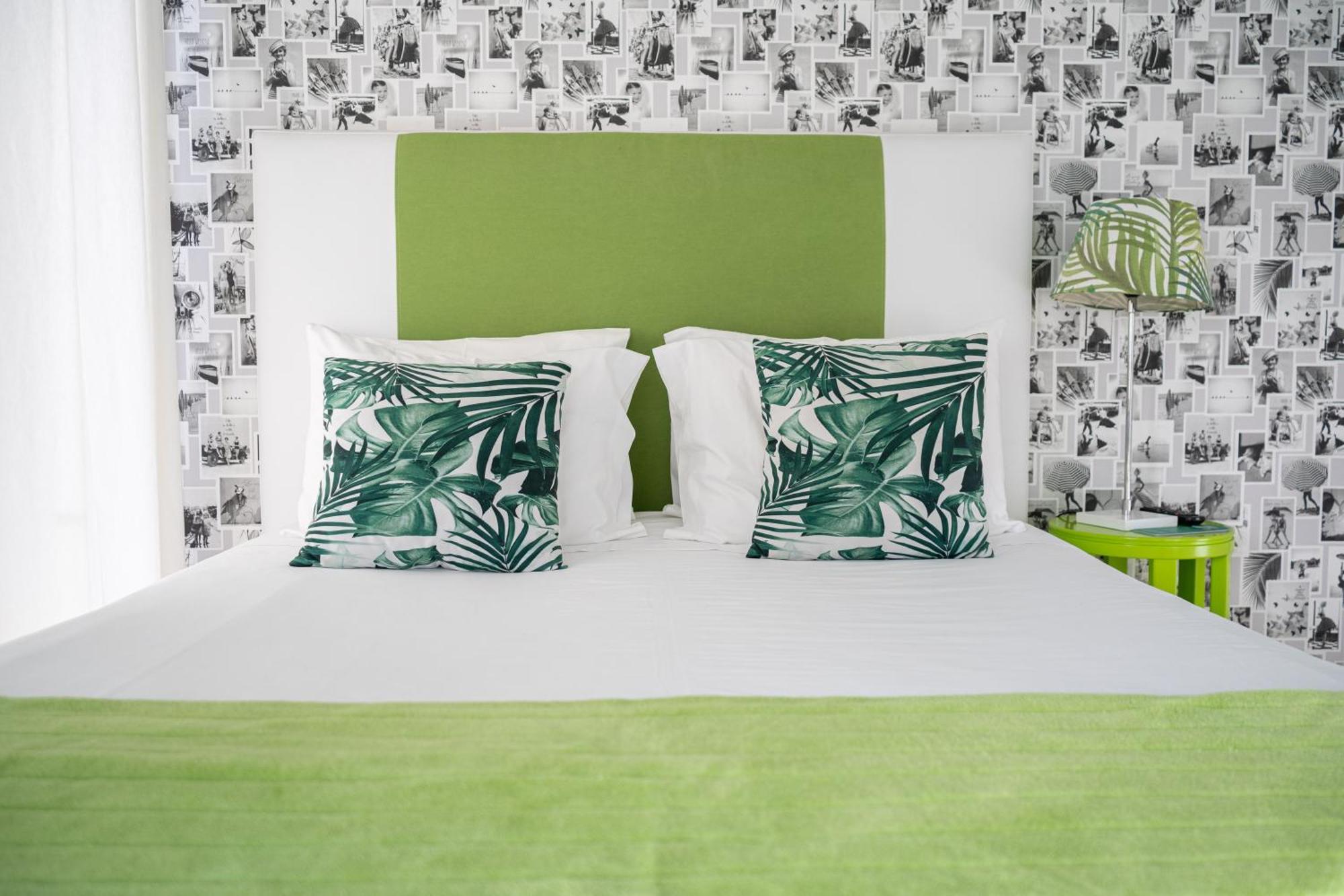 Bed and breakfast By The Sea - 3*